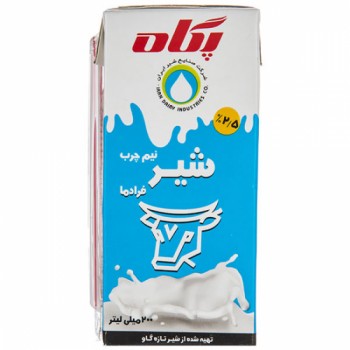 شير پاکتي فرادما نيم چرب پگاه 200 ميلي ليتري